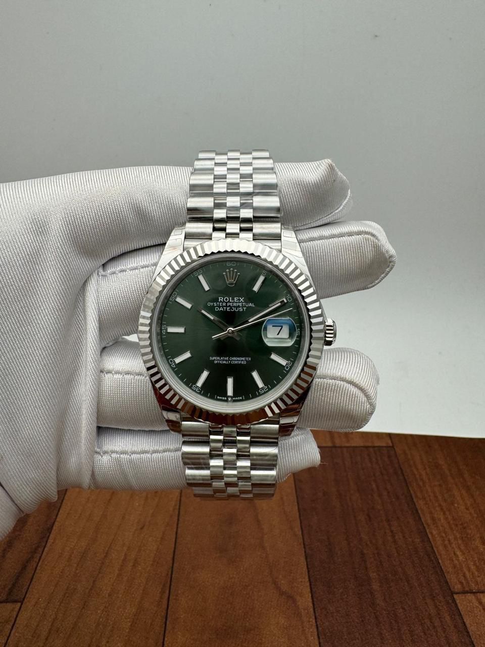 Rolex DateJust Fluted Bezel Mint Green 126334 Swiss