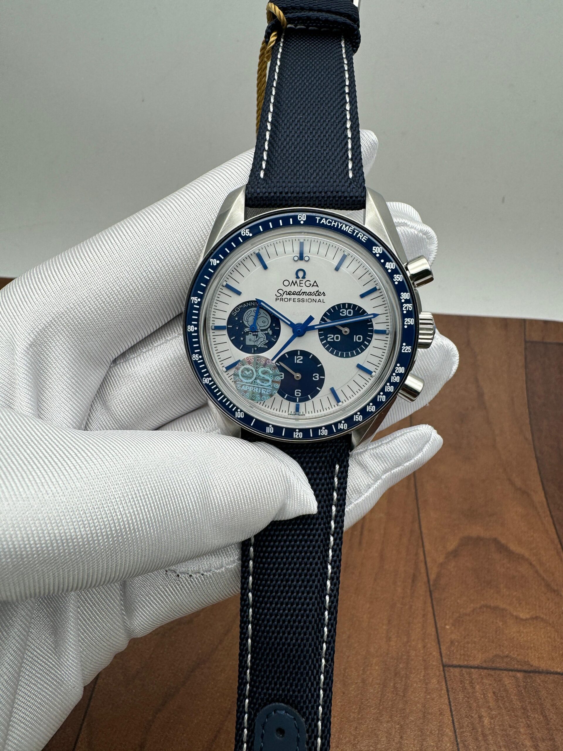 Omega Speedmaster 'Silver Snoopy Award' 310.32.42.50.02.001