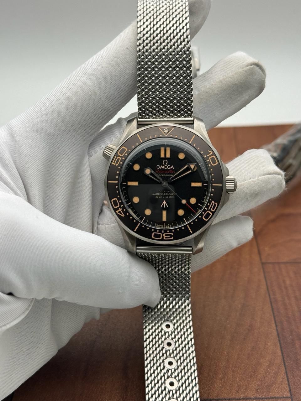 Omega Seamaster Diver 300 M James Bond Edition 007 - No Time to Die Titanium - Extra Nato Strap