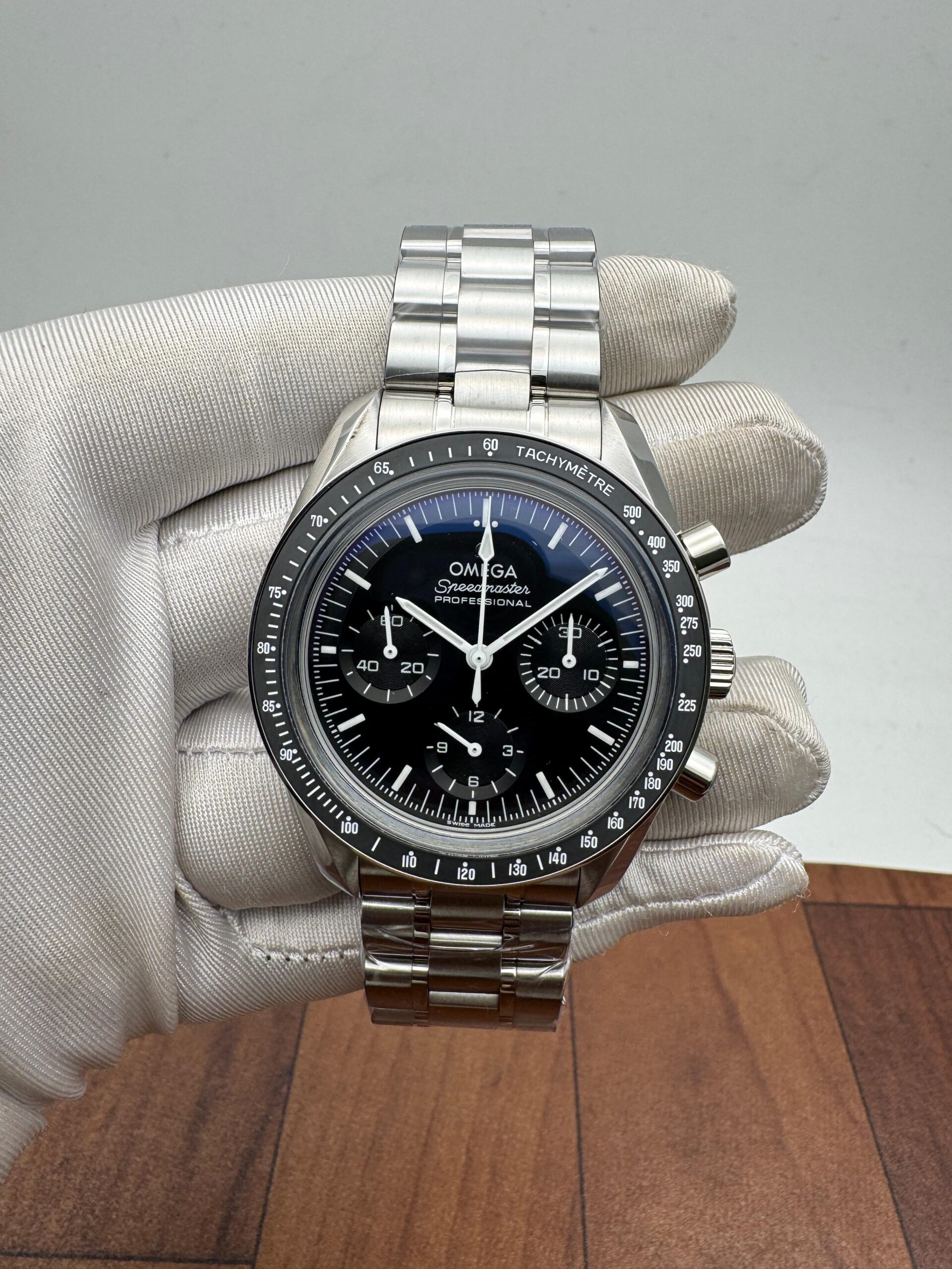 Omega Speedmaster Professional Moonwatch Full Set 2023